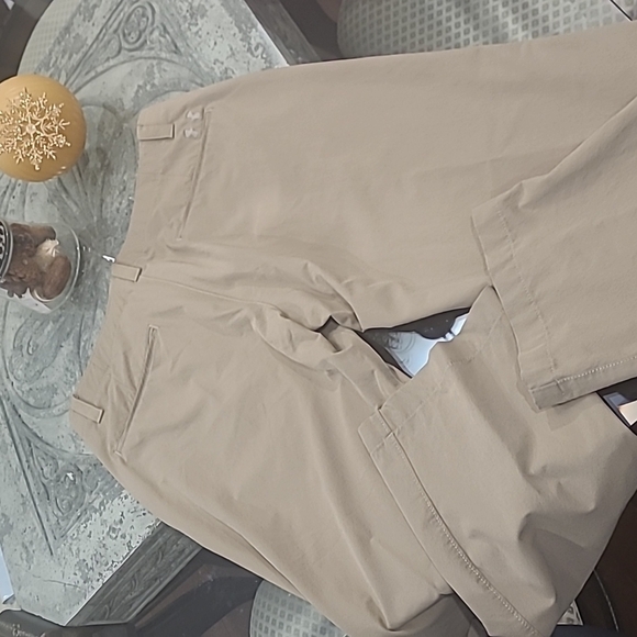 UNDER ARMOUR TECHNICAL GOLF PANTS 34 X 32 LIKE NEW - Picture 7 of 9